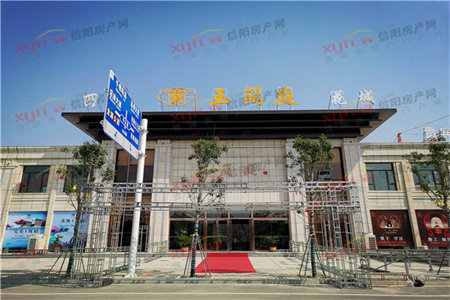 华商高峰公园旁，金域翡翠豪装大四室，拎包入住